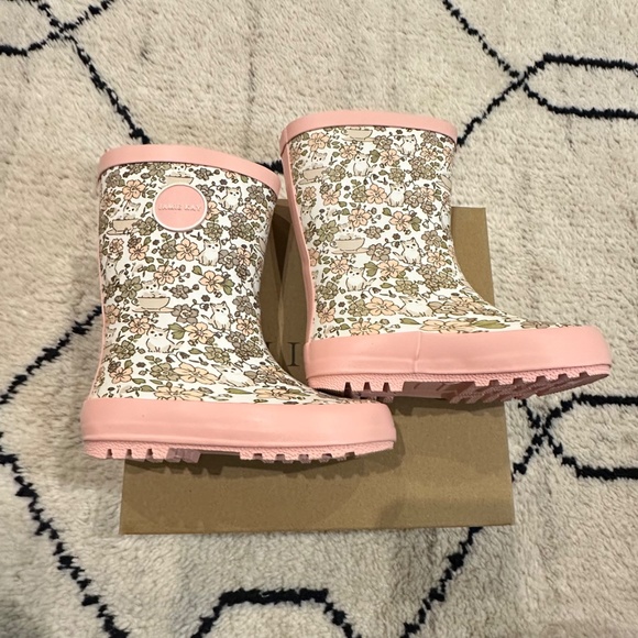 Jamie Kay boots BOGS Ugg 7c - Picture 7 of 9